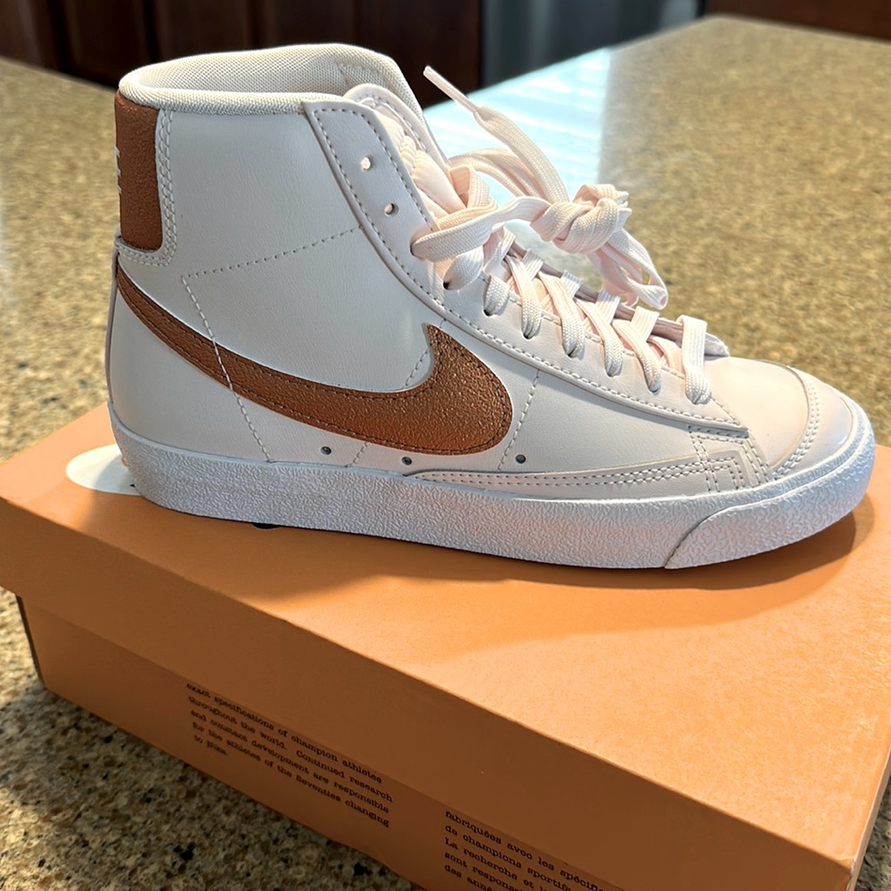 New in box, never worn Nike Blazer shoes 👟